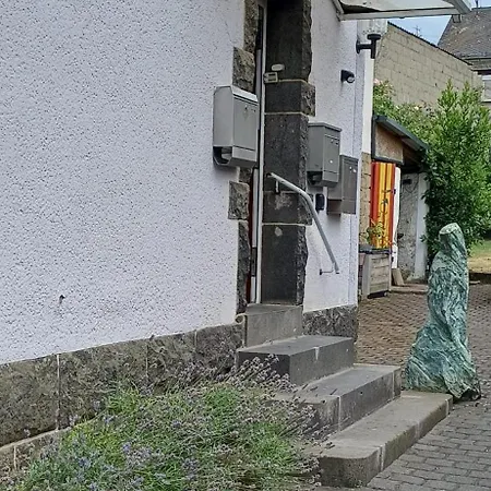Kirschbaumblick * Ettringen